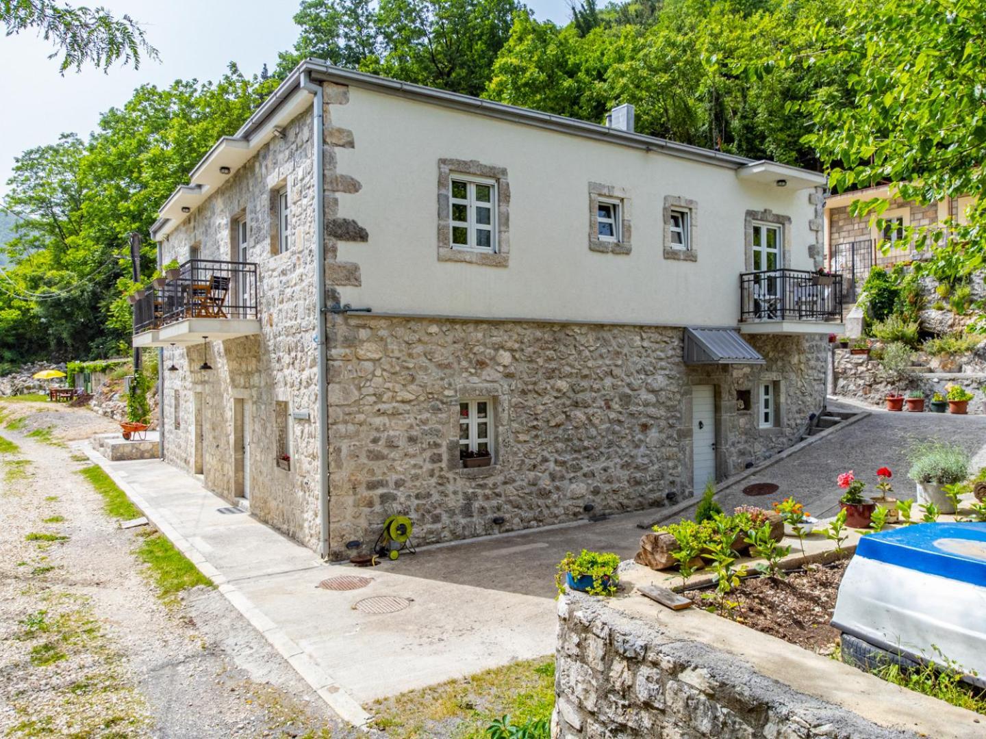 Skala Luxury Rooms Cetinje Exteriör bild