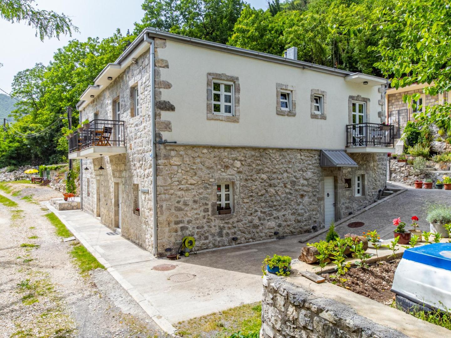 Skala Luxury Rooms Cetinje Exteriör bild
